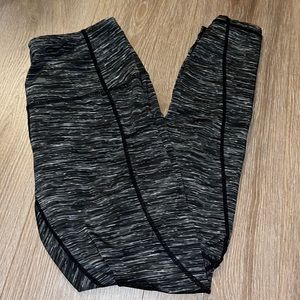 Amazon gray workout leggings